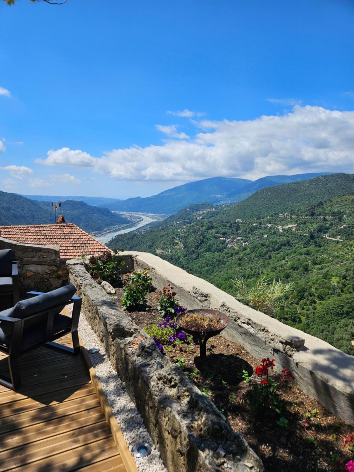 2 Pieces Au Calme Absolu Bonson (Alpes-Maritimes)